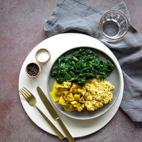 Power Polenta mit Seitan Geschnetzeltem & Federkohl